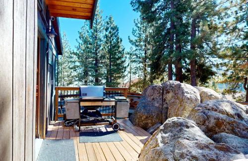 Tahoe Village Apartment | Hilltop Lodge