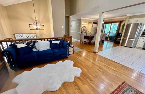 Lake Ariel House | HillTop Manor-Spacious 6BR+PS5+FirePit+Pool Table