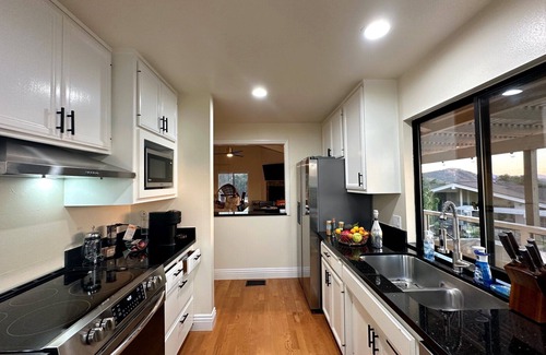 Fallbrook House | Hilltop Penthouse Cottage with Sweeping Views