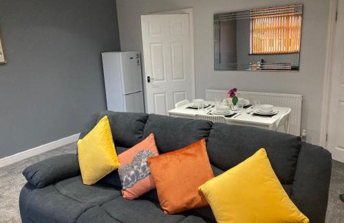 Kirk Sandall Apartment | HILLTOP PLACE Suites Near Doncaster RaceCourse