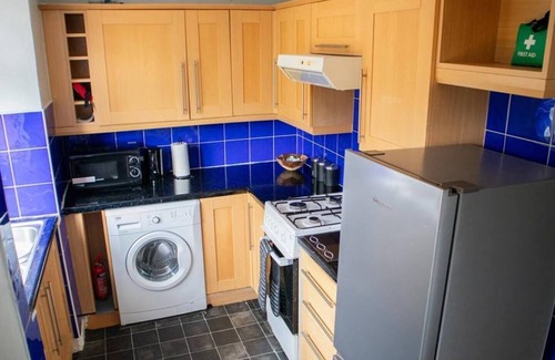 High Hazels House | Hilltop Place Suites Parkway M1J33