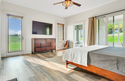 Fly Creek House | Hilltop Retreat - Modern home 5mi to Coop