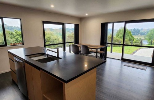 Taumarunui House | Hilltop retreat overlooking the Old Forgotten Highway in adventure playground