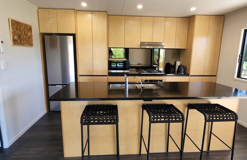 Taumarunui House | Hilltop retreat overlooking the Old Forgotten Highway in adventure playground