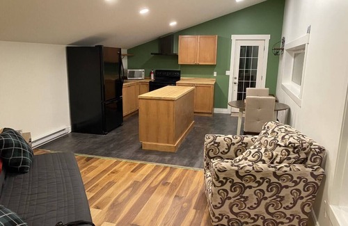 Golden House | Hilltop suite with stunning views of mountains