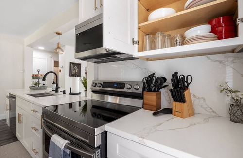 Euless House | Hilltop Texan- Texas Farmhouse Cottage in the heart of DFW
