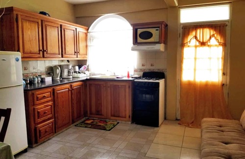 Portsmouth Apartment | Hilltop-view 1-bedroom apartments in Portsmouth with WiFi, AC