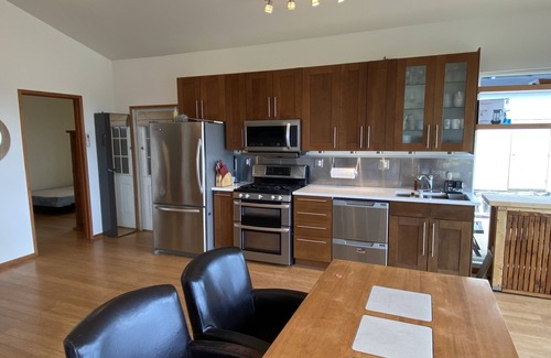 Blair Hills House | Hilltop View House. Close to Sony, Amazon, Apple, HBO