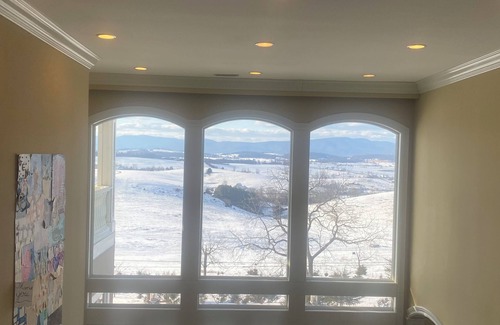 Harrisonburg House | Hilltop View house. Stylish 4 bedroom luxury home with 360 degree views