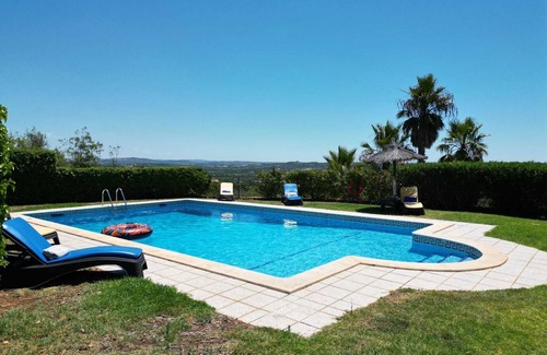 Monte Raposo Villa | HILLTOP VILLA - PRIVATE LARGE POOL & STUNNING VIEWS & GREAT LOCATION & FREE WIFI
