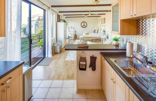 Hollywood Hills West Apartment | ☮️HILLTOPIA- PERFECT RETREAT W/EPIC VIEWS!