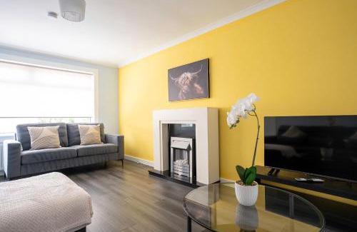 Broxburn House | Hillview House