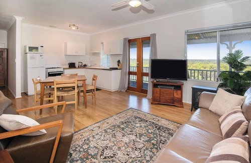 Naturaliste Cottage | Hillview - Yallingup bush retreat