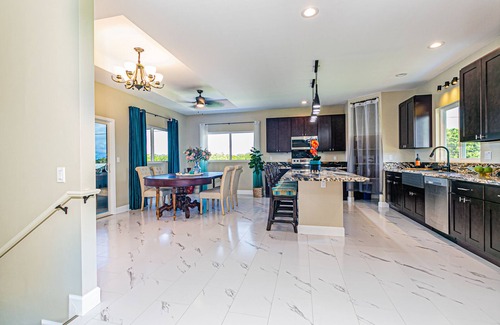 Hilo House | Hilo Town Center home
