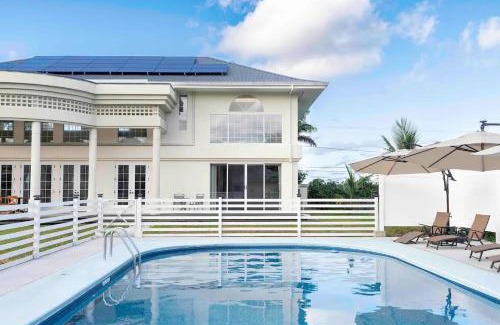 Hilo Villa | Hilo Villa w/pool- 16 guests max