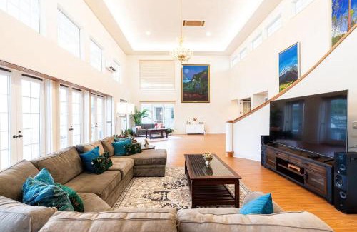 Hilo Villa | Hilo Villa w/pool- 16 guests max