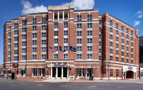 Old Town Alexandria Hotel | Hilton Alexandria Old Town