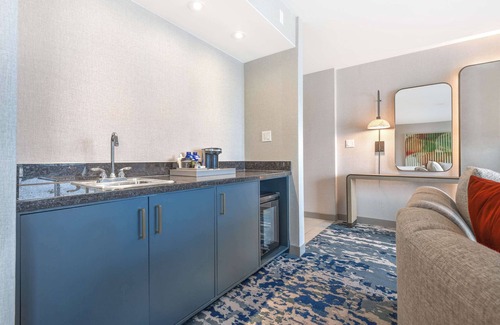 Anaheim Resort Hotel | Hilton Anaheim