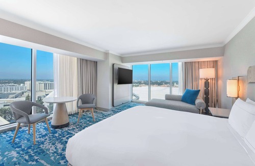 Anaheim Resort Hotel | Hilton Anaheim