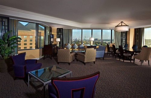 Dallas Design District Resort | Hilton Anatole