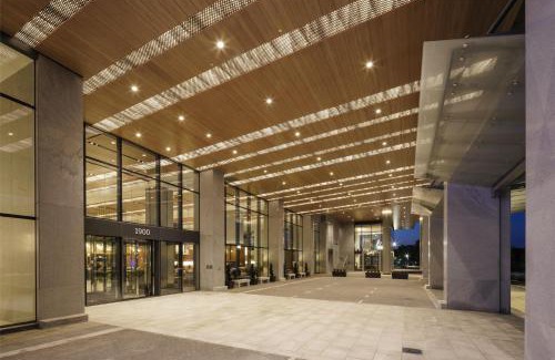North Rosslyn Hotel | Hilton Arlington Rosslyn The Key