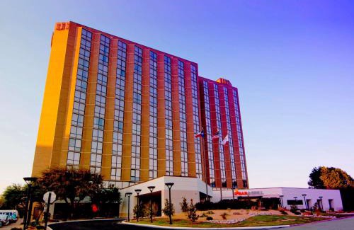 North Arlington Hotel | Hilton Arlington