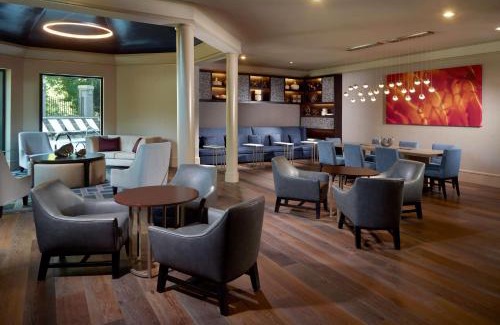 Peachtree Corners Hotel | Hilton Atlanta Northeast