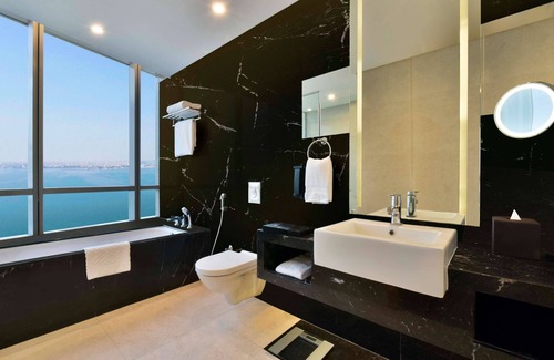 Manama Hotel | Hilton Bahrain