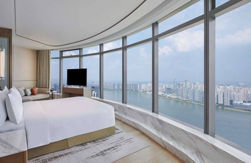 Yue Lu Hotel | Hilton Changsha Riverside