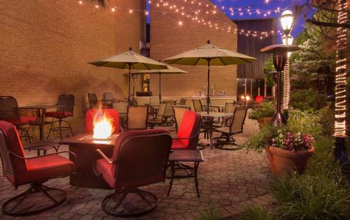 Northbrook Hotel | Hilton Chicago/Northbrook