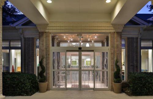 Addison Hotel | Hilton Garden Inn Addison