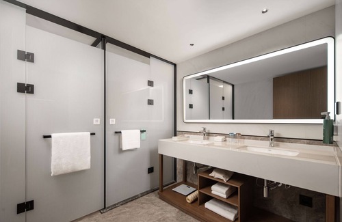 Xuanwu Hotel | Hilton Garden Inn Beijing West Railway Station