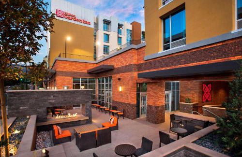 Downtown Burbank Hotel | Hilton Garden Inn Burbank Los Angeles
