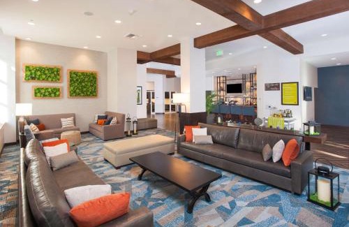 Downtown Burbank Hotel | Hilton Garden Inn Burbank Los Angeles