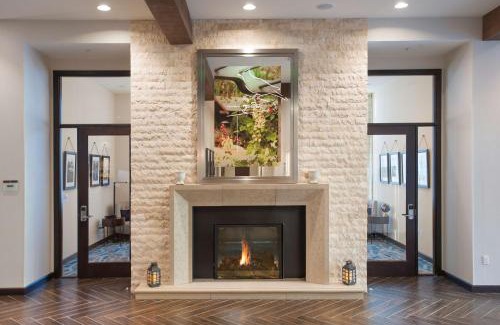 Downtown Burbank Hotel | Hilton Garden Inn Burbank Los Angeles