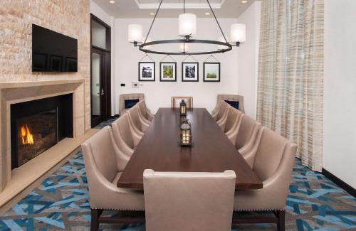 Downtown Burbank Hotel | Hilton Garden Inn Burbank Los Angeles