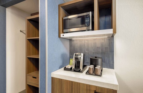 Oakbrook Terrace Hotel | Hilton Garden Inn Chicago/Oak Brook