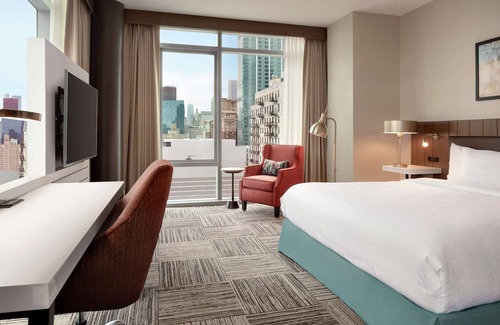 South Loop Hotel | Hilton Garden Inn Chicago Downtown South Loop