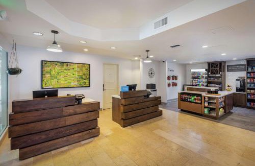 Downtown Hotel | Hilton Garden Inn Davis Downtown