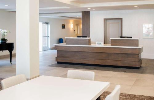 Fontana Hotel | Hilton Garden Inn Fontana