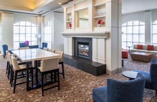 Fontana Hotel | Hilton Garden Inn Fontana