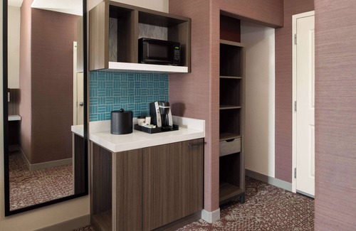 Fontana Hotel | Hilton Garden Inn Fontana