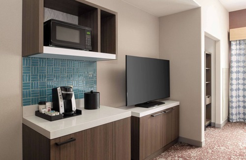 Fontana Hotel | Hilton Garden Inn Fontana