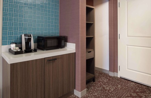 Fontana Hotel | Hilton Garden Inn Fontana