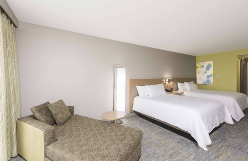 East Beltline Hotel | Hilton Garden Inn Grand Rapids East