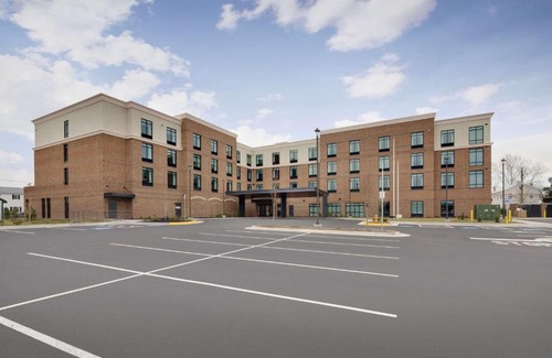 Lakeview Hotel | Hilton Garden Inn Haymarket