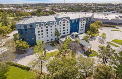 Deco Hotel | Hilton Garden Inn Houston Northwest