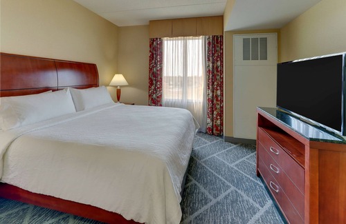 West Newton Hotel | Hilton Garden Inn Indianapolis Airport