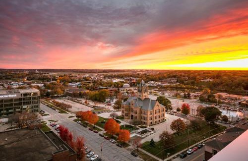 Iowa City Hotel | Hilton Garden Inn Iowa City Downtown University