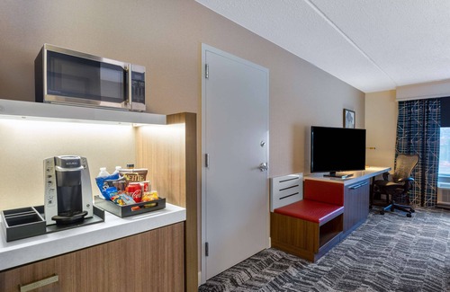 Ronkonkoma Hotel | Hilton Garden Inn Islip/MacArthur Airport